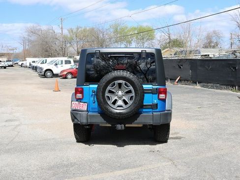 Used 2016 Jeep Wrangler Unlimited Rubicon w/ Connectivity Group image 4