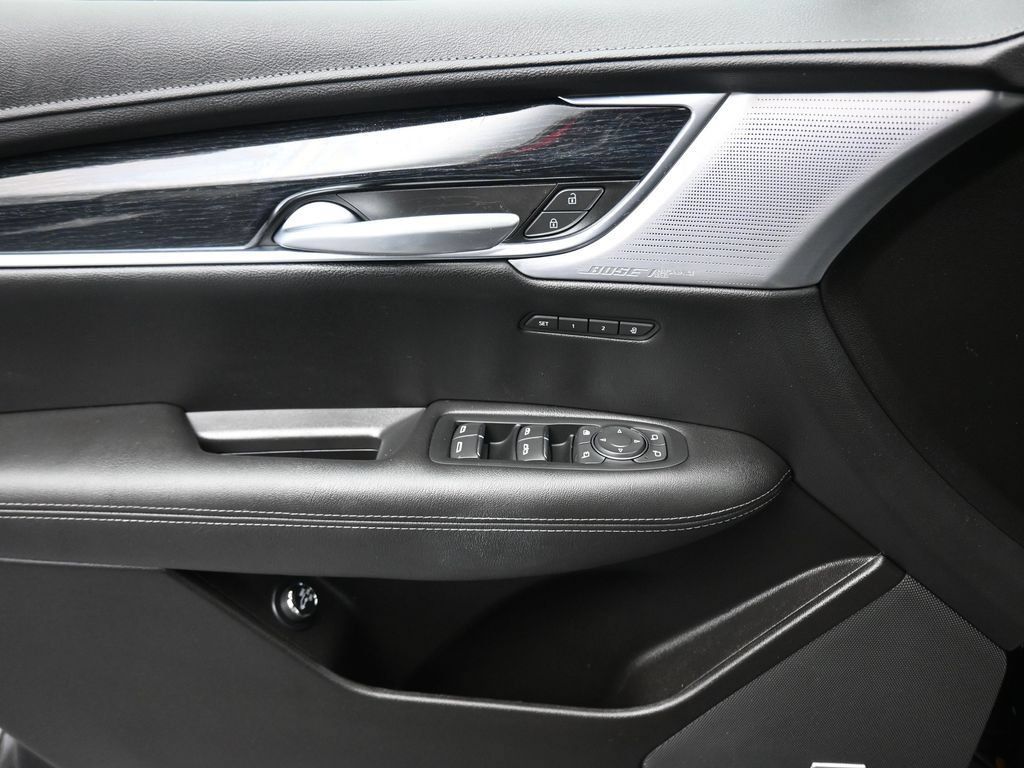 Used 2025 Cadillac XT5 Premium Luxury FWD image 10