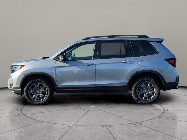 Used 2025 Honda Passport TrailSport image 3
