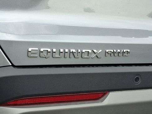 New 2026 Chevrolet Equinox LT w/ Convenience Package II AWD/4WD image 5