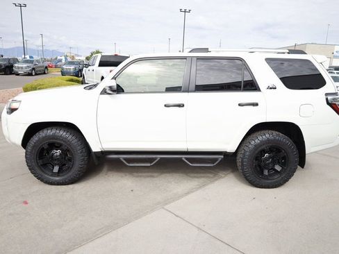Used 2020 Toyota 4Runner SR5 AWD/4WD image 3
