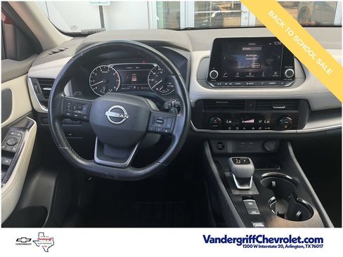 Used 2025 Nissan Rogue SV FWD image 6