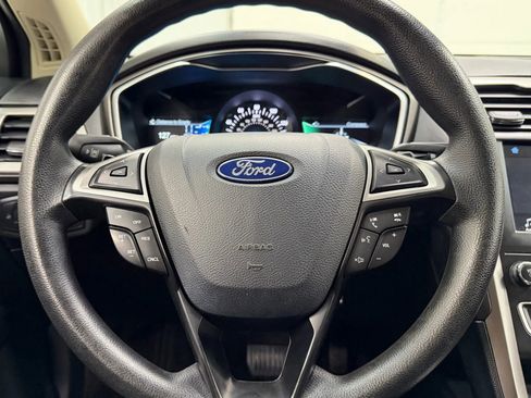 Used 2019 Ford Fusion SE image 19