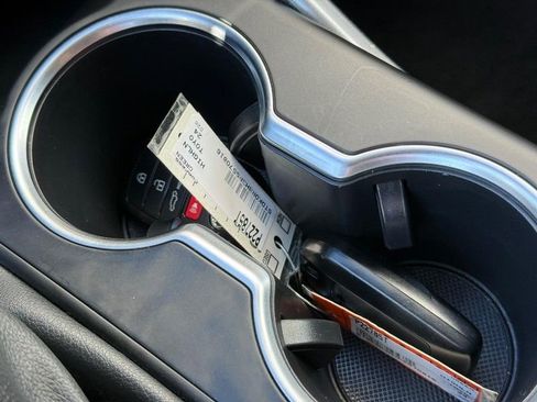 Used 2024 Toyota Highlander LE image 32