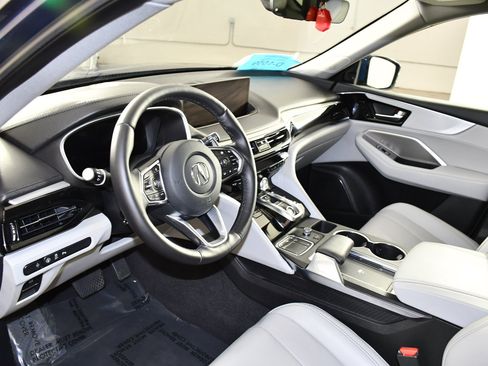 Used 2024 Acura MDX SH-AWD w/ Technology Package image 2