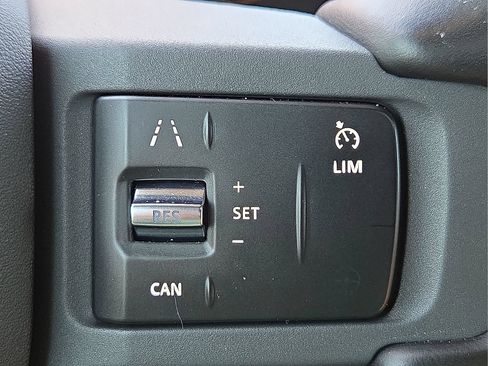 Used 2023 Land Rover Defender 110 X-Dynamic SE AWD/4WD image 21