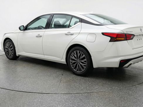Used 2025 Nissan Altima 2.5 SV image 6