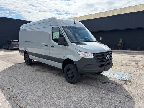 New 2025 Mercedes-Benz Sprinter 2500 image 2
