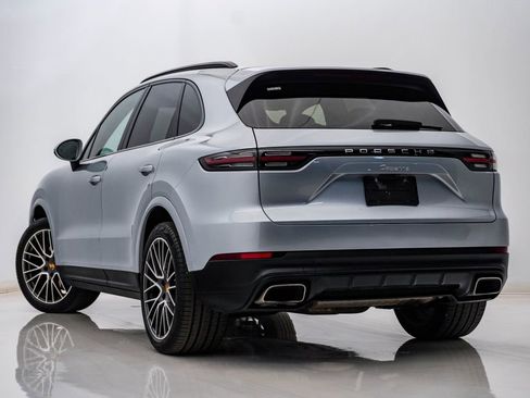 Used 2020 Porsche Cayenne AWD/4WD image 3