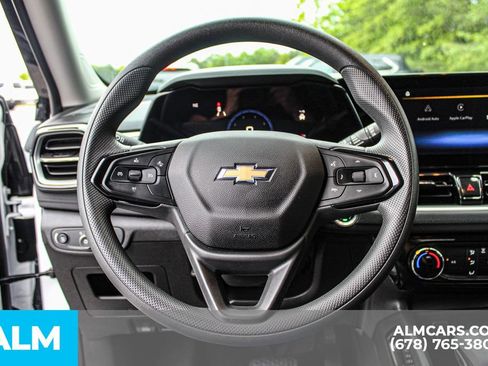 Used 2025 Chevrolet TrailBlazer LT FWD image 25