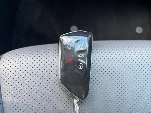 Used 2026 Volkswagen Tiguan SE AWD/4WD image 20
