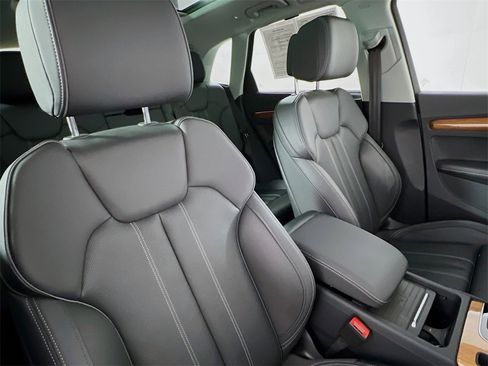 Used 2023 Audi Q5 2.0T Prestige image 29