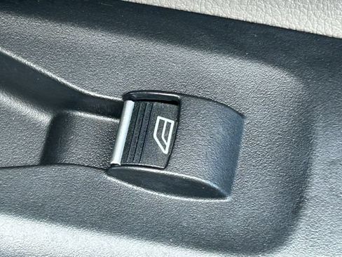 Used 2015 Ford Transit Connect Titanium FWD image 35