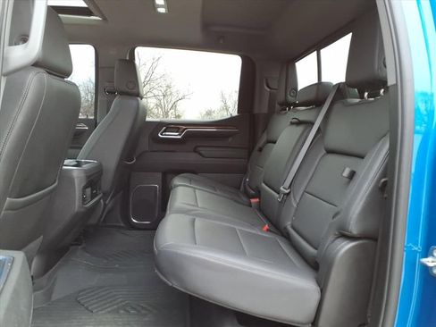 Used 2024 Chevrolet Silverado 1500 LT Trail Boss w/ Convenience Package II AWD/4WD image 31