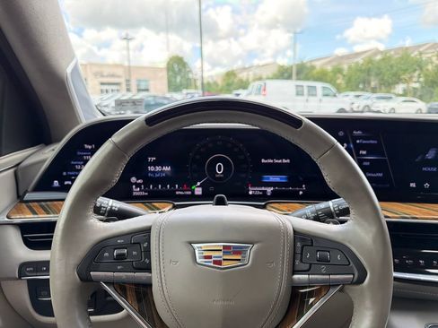 Certified 2023 Cadillac Escalade Premium Luxury Platinum AWD/4WD image 5