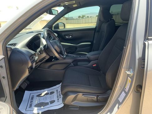 Used 2025 Honda HR-V Sport image 17