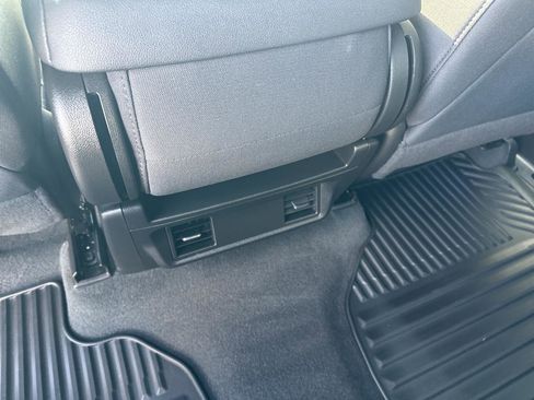 Used 2022 Chevrolet Silverado 1500 Custom image 12