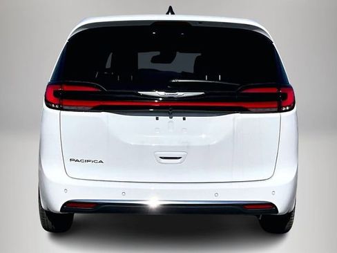 New 2026 Chrysler Pacifica Select FWD image 4