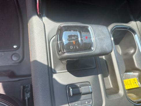 Used 2024 GMC Sierra 1500 AT4 w/ Technology Package AWD/4WD image 23