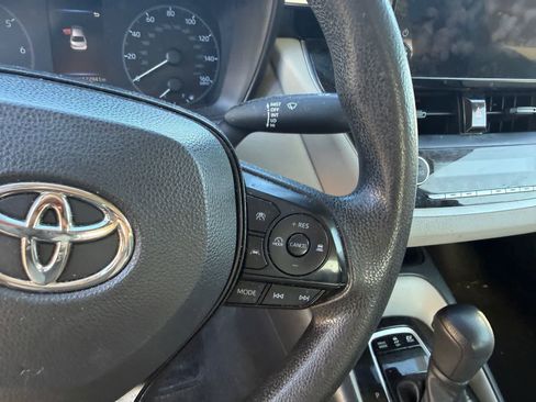Used 2023 Toyota Corolla LE image 23
