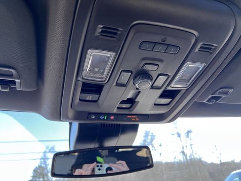 Used 2023 Chevrolet Tahoe Z71 w/ Luxury Package image 27