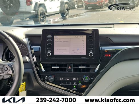 Used 2023 Toyota Camry SE FWD image 18