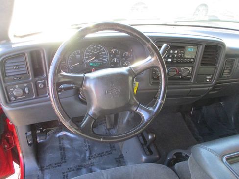 Used 2002 Chevrolet Silverado 1500 LS image 17