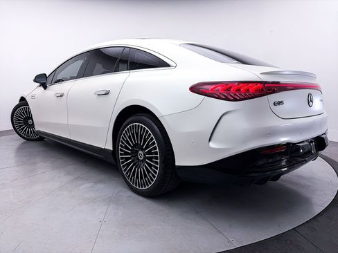 Used 2022 Mercedes-Benz EQS 450+ Sedan image 2