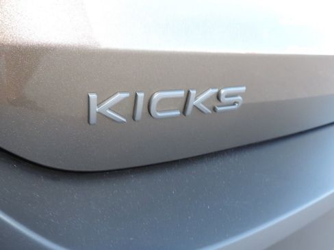 New 2026 Nissan Kicks SR image 13