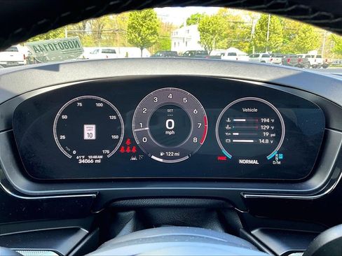 Used 2024 Porsche Cayenne AWD/4WD image 25