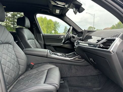 Certified 2025 BMW X7 xDrive40i w/ M Sport Package AWD/4WD image 23