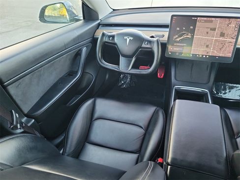 Used 2021 Tesla Model 3 Standard Range Plus image 11