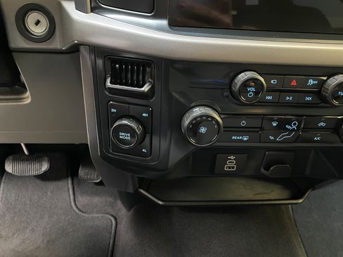 Used 2025 Ford F150 XLT image 43