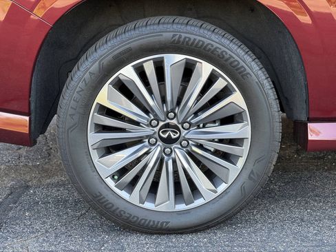 Used 2025 INFINITI QX80 Luxe AWD/4WD image 11