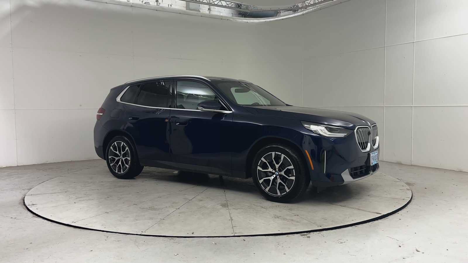 Used 2026 BMW X3 xDrive30i w/ Premium Package AWD/4WD image 2