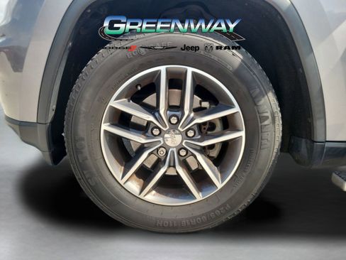 Used 2018 Jeep Grand Cherokee Laredo image 30