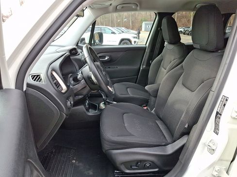 Certified 2016 Jeep Renegade Latitude image 14