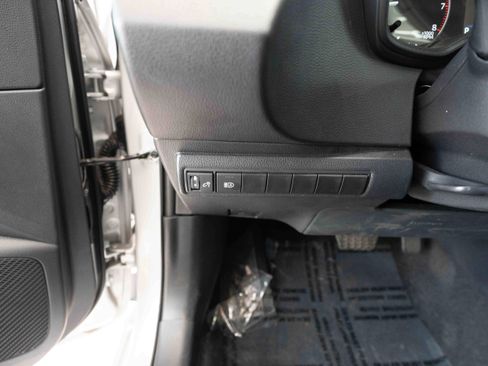 Used 2025 Toyota Corolla LE image 11