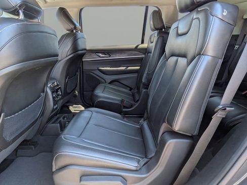 Used 2023 Jeep Grand Cherokee L Limited AWD/4WD image 14