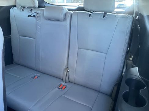 Used 2020 Toyota Highlander LE image 22