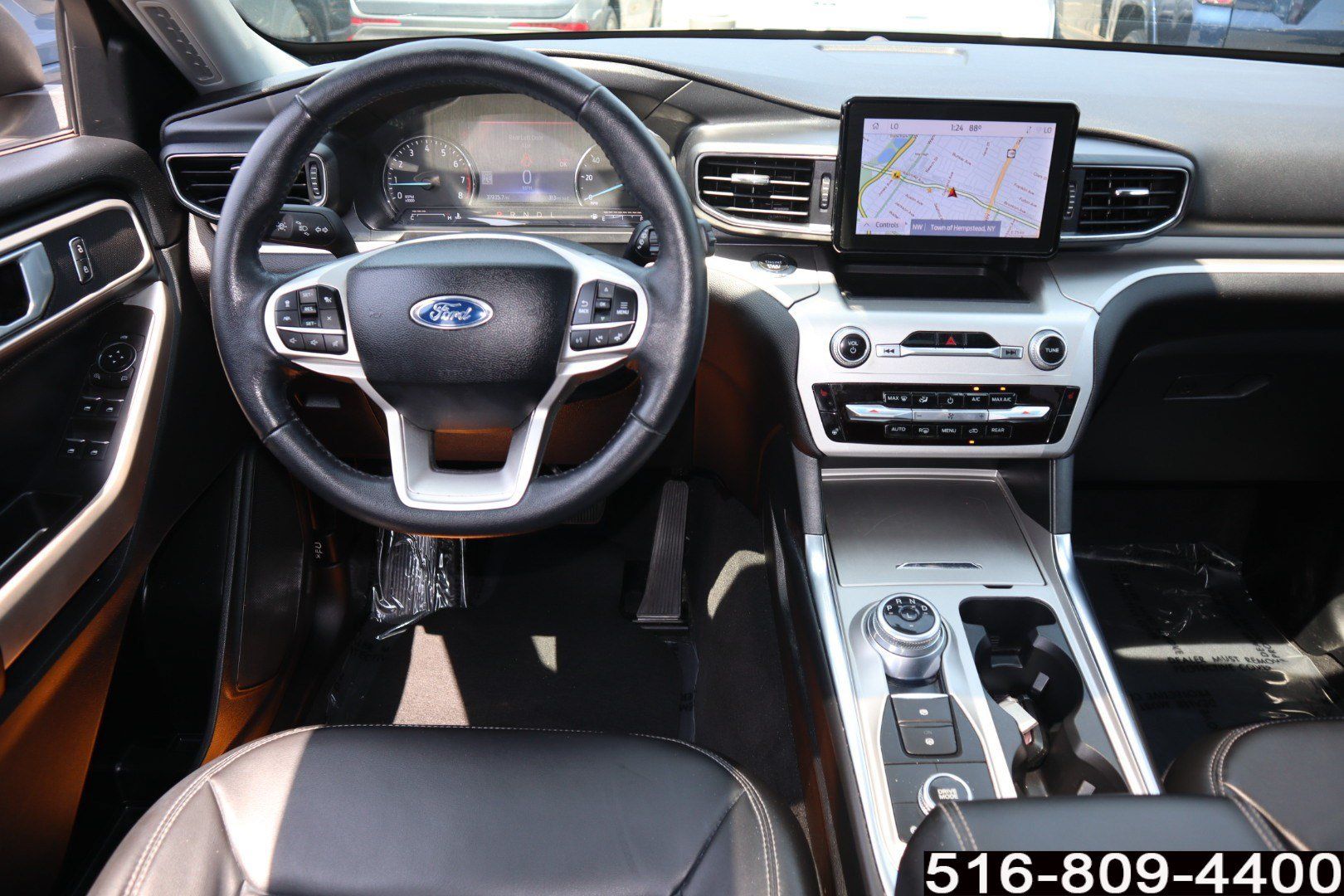 Used 2022 Ford Explorer XLT w/ Equipment Group 202A AWD/4WD image 15