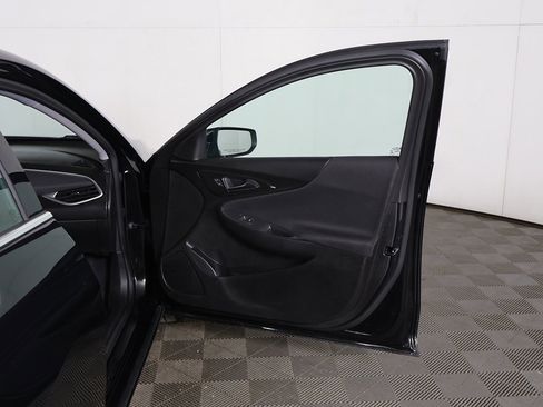 Used 2024 Chevrolet Malibu LT image 18