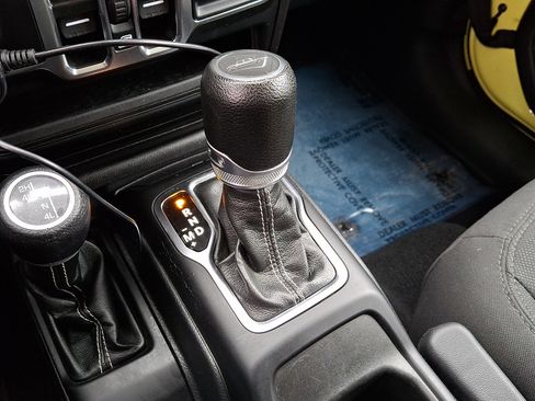 Used 2023 Jeep Gladiator Overland image 14