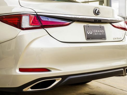 Used 2019 Lexus ES 350 w/ Premium Package image 13
