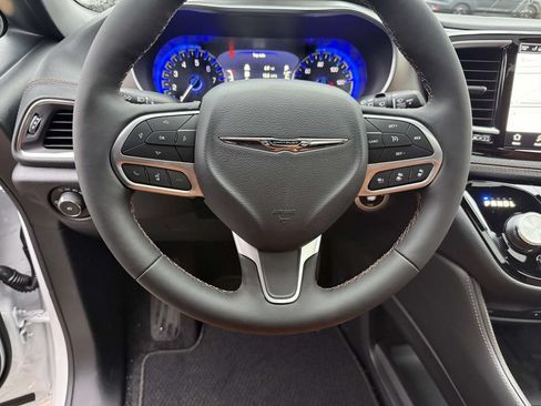 New 2026 Chrysler Pacifica Pinnacle AWD/4WD image 21