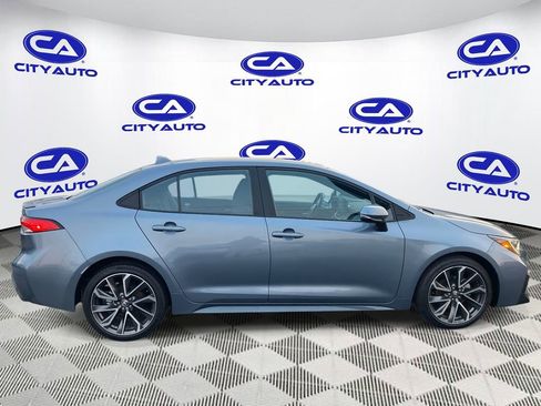 Used 2022 Toyota Corolla SE image 2