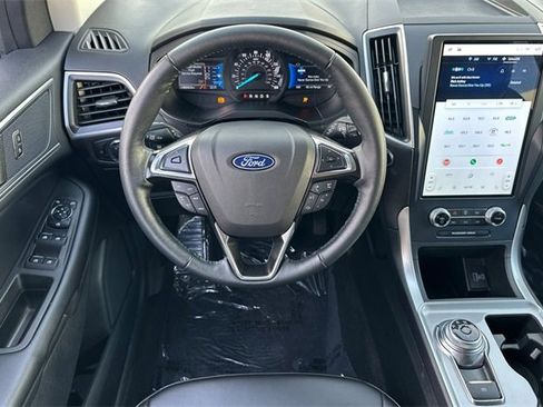 Used 2023 Ford Edge SEL image 16
