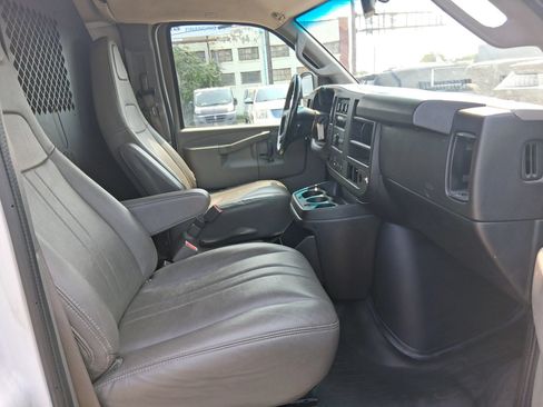 Used 2020 GMC Savana 2500 w/ Driver Convenience Package RWD image 16