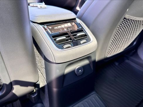 New 2026 Volvo XC90 T8 Ultra AWD/4WD image 16