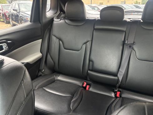 Used 2025 Jeep Compass Limited AWD/4WD image 40